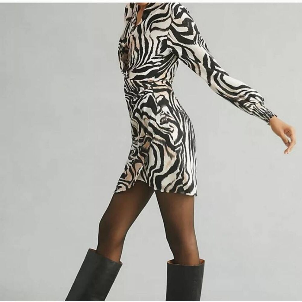 Anthropologie Women's Animal Print Mini Wrap Dress Size 0 - Picture 3 of 12